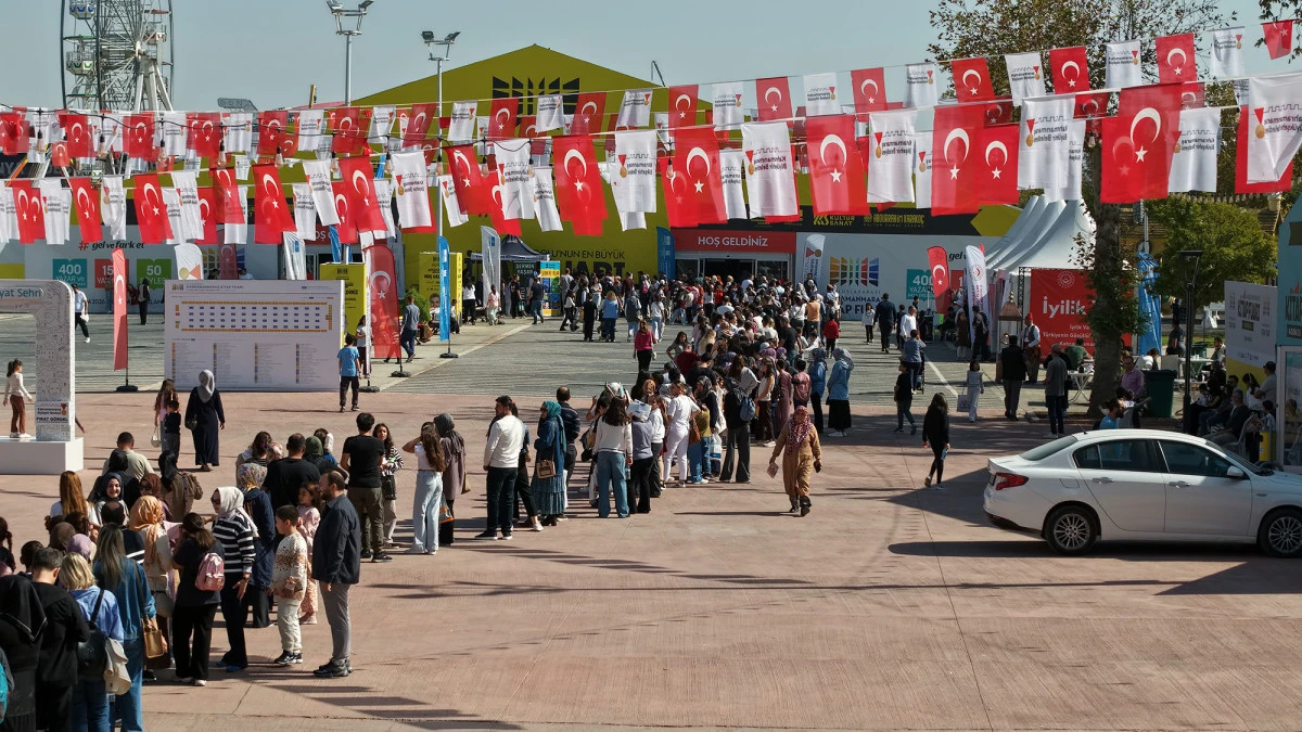 11. Uluslararası Kahramanmaraş Kitap Fuarı Ziyaret&ccedil;i Sayısı 400 Bini Aştı!