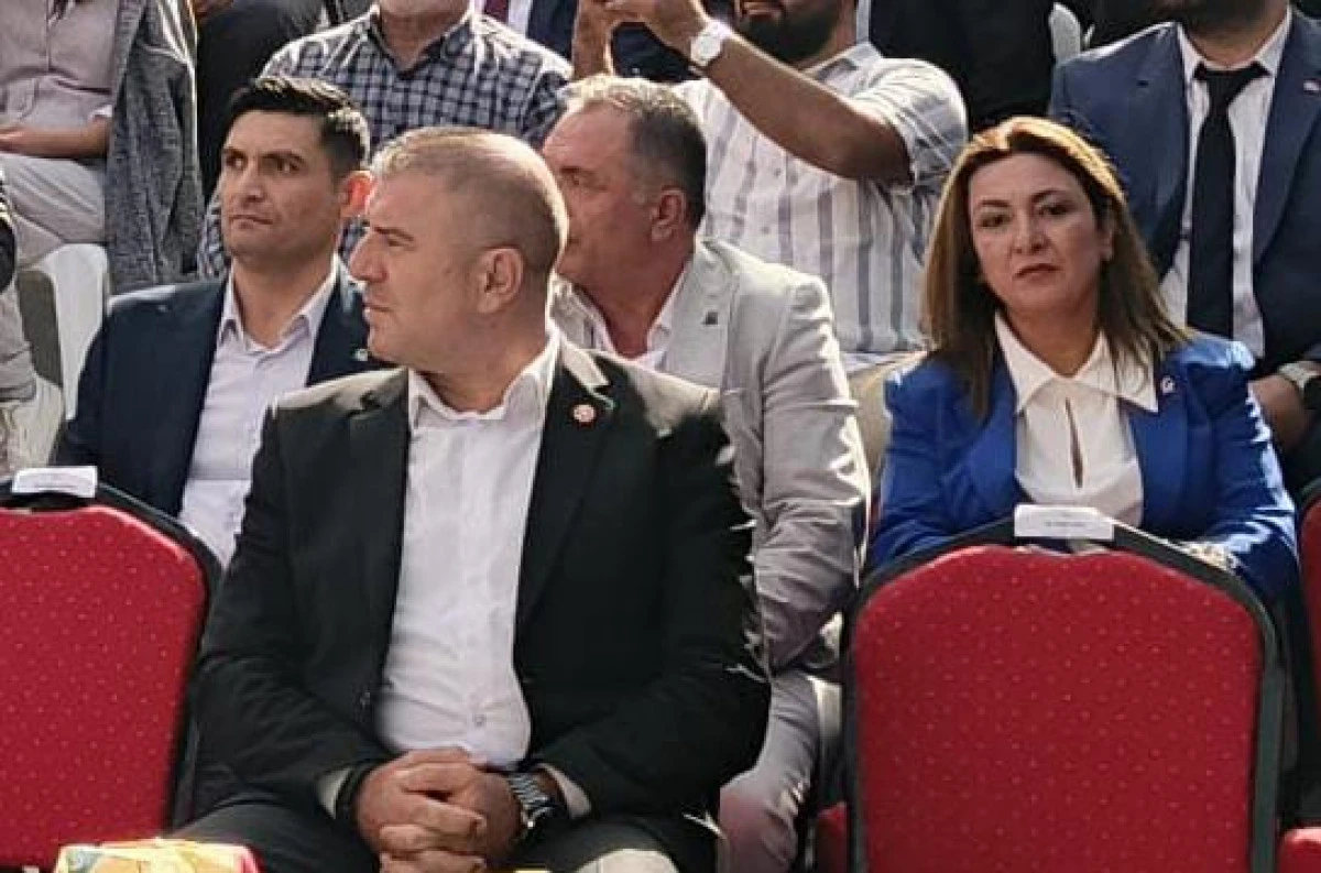 Akkurt, Ne de güzel olur boyalı güreşleri!