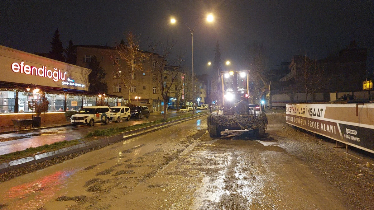 Altyapı &Ccedil;alışmasının Devam Ettiği Yollardaki Bozulmalar Gideriliyor!