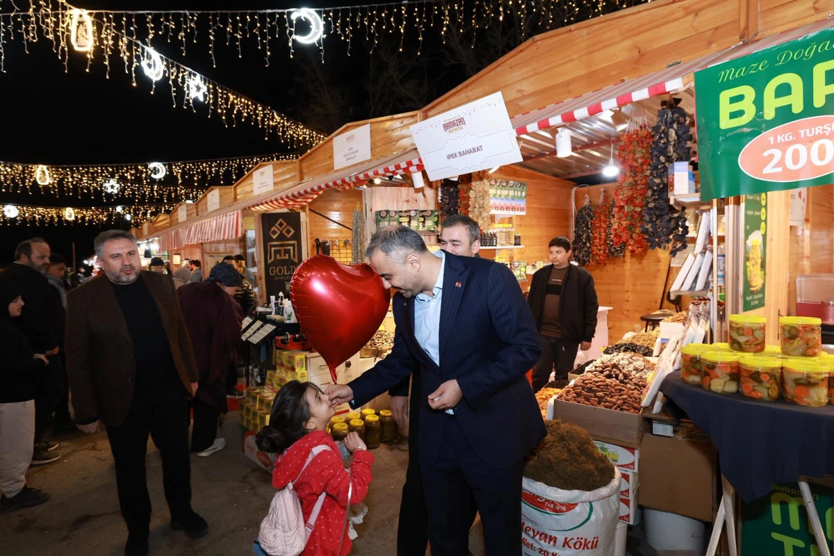 Başkan Toptaş, Ramazan&rsquo;ın bereketini vatandaşlarla aynı sofrada paylaştı!