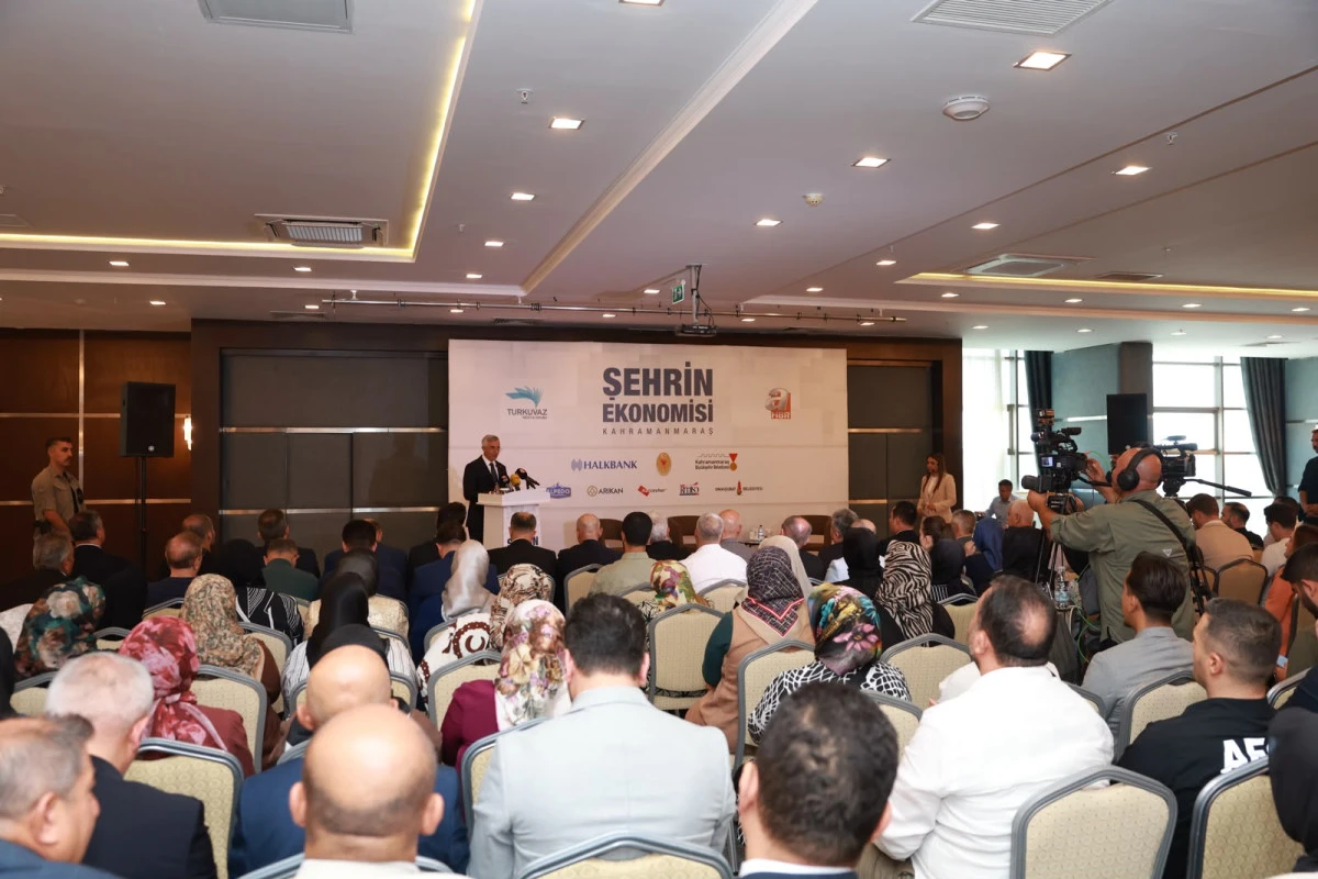 Başkan Toptaş, Şehrin Ekonomisi Zirvesi&rsquo;nde Onikişubat&rsquo;ın kalkınma vizyonunu anlattı!