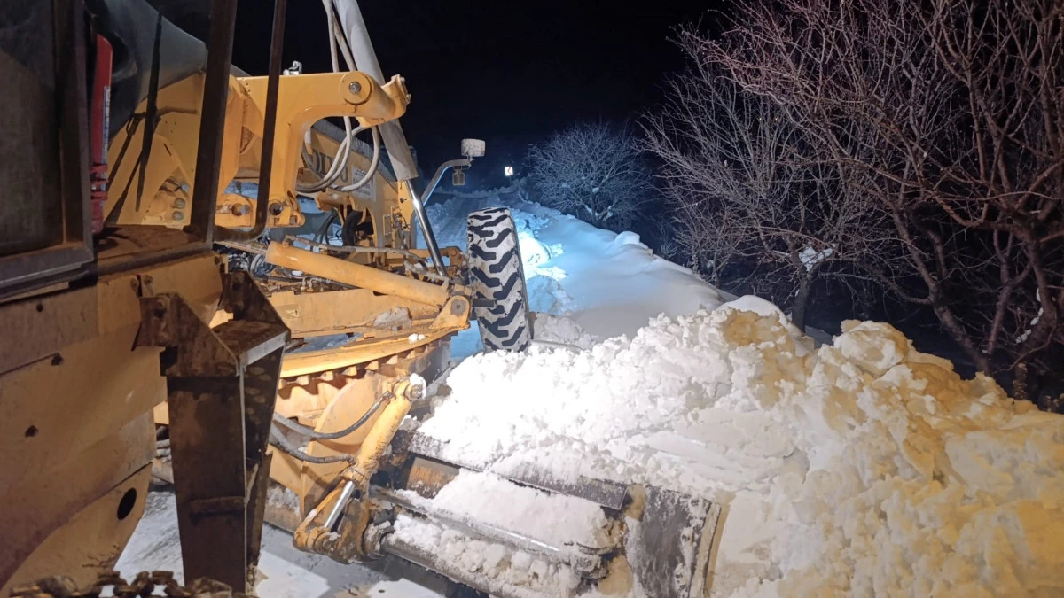 B&uuml;y&uuml;kşehir, Karla M&uuml;cadeleyi Koordineli Şekilde S&uuml;rd&uuml;r&uuml;yor !