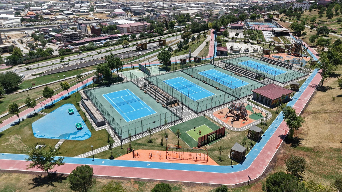 B&uuml;y&uuml;kşehir, Tenis Kortlarında &Ccedil;evrimi&ccedil;i Rezervasyon Sistemini Başlattı!