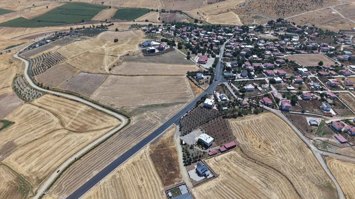 B&uuml;y&uuml;kşehir&rsquo;den Dulkadiroğlu Kırsalına Değer Katan Yol Yatırımı!