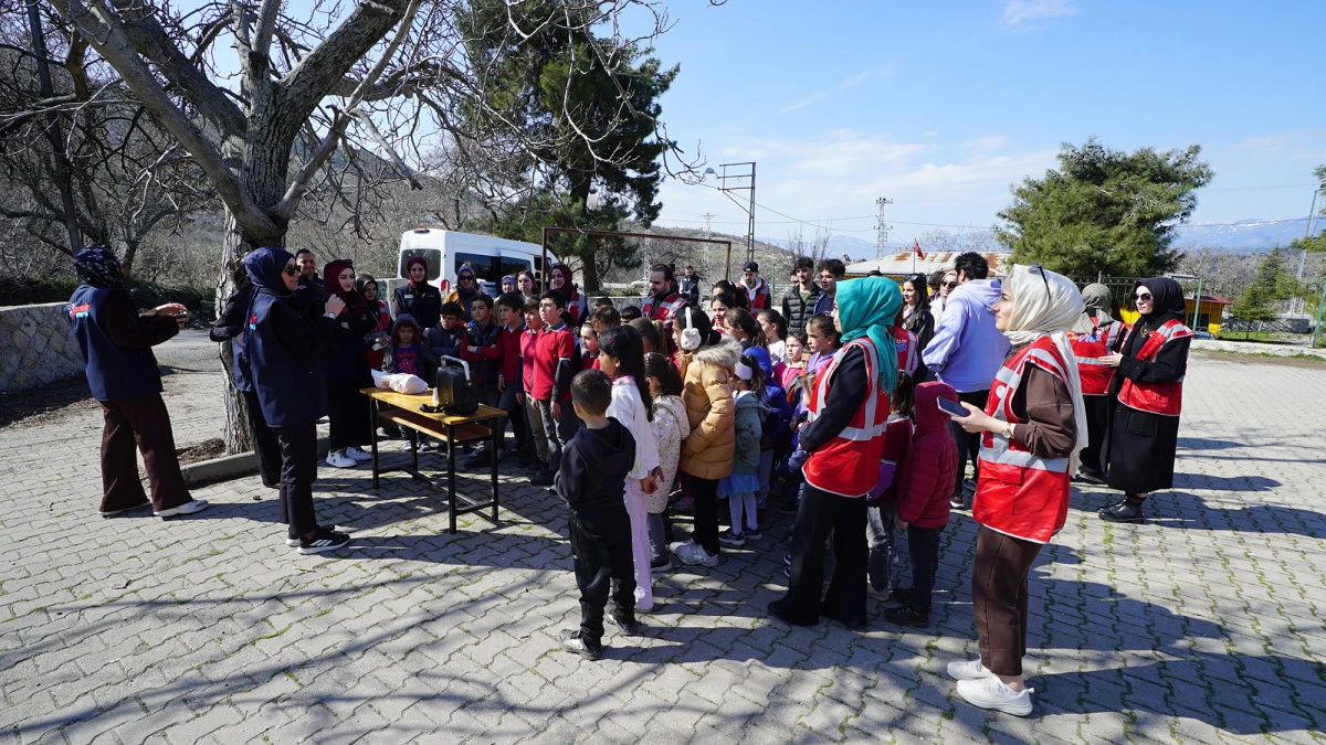 B&uuml;y&uuml;kşehir&rsquo;den Sarı&ccedil;ukur&rsquo;da Miniklere Eğlence ve Bilim Dolu Bir G&uuml;n!