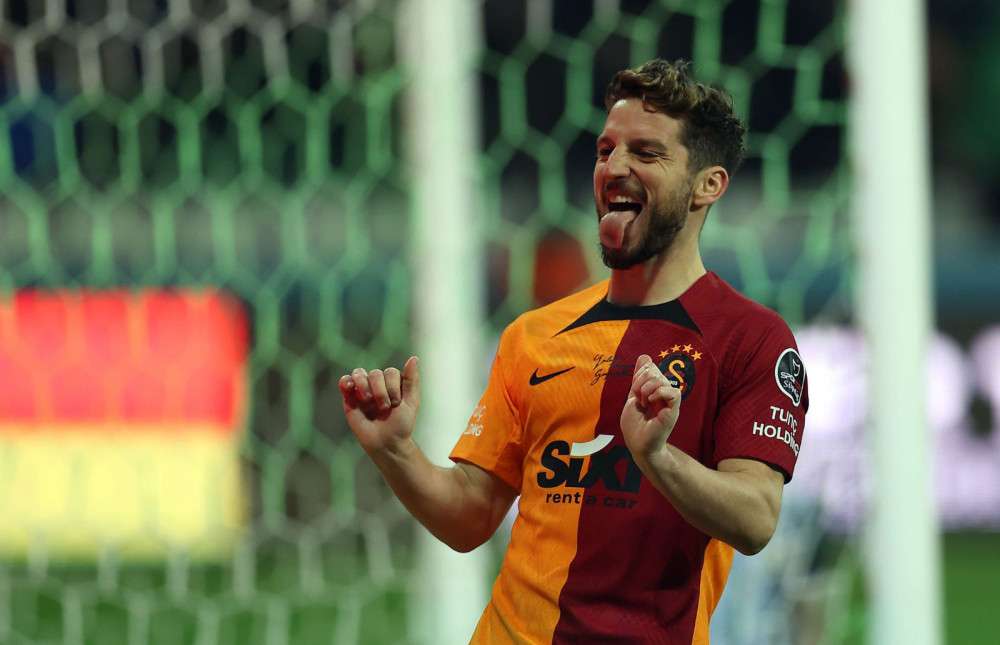 Galatasaray, Giresunspor'u farklı yendi!  Okan Buruk tarihe geçti! 