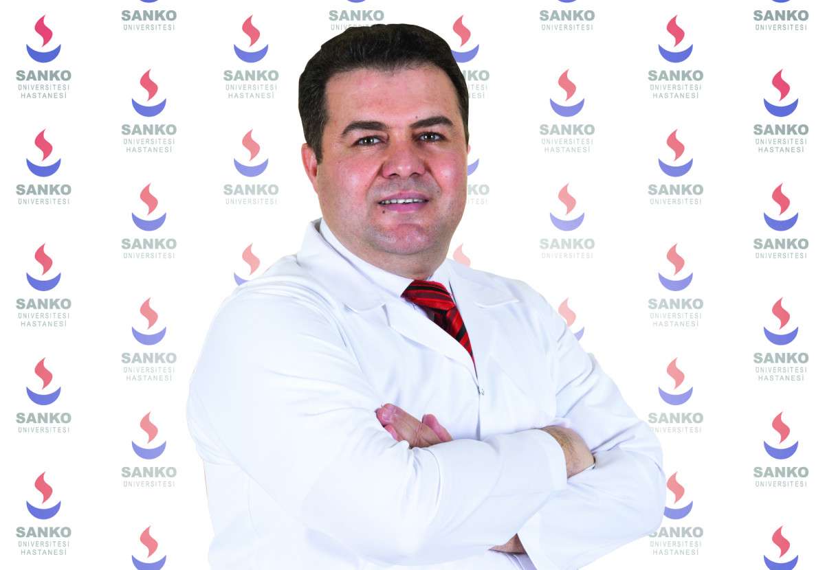  Geçmeyen Boğaz Ağrısı, Birçok Hastalığın Habercisi Olabilir!