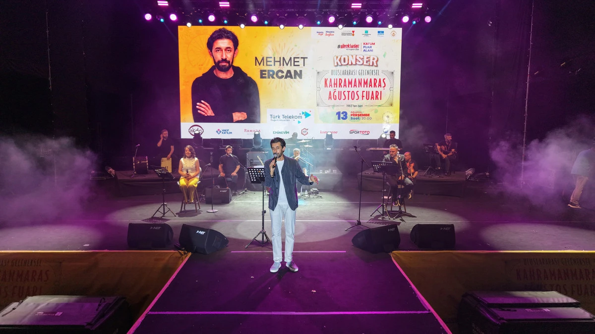 Geleneksel Ağustos Fuarı&rsquo;nda T&uuml;rk&uuml; ve Şiir Aynı Ezgilerde Buluştu!