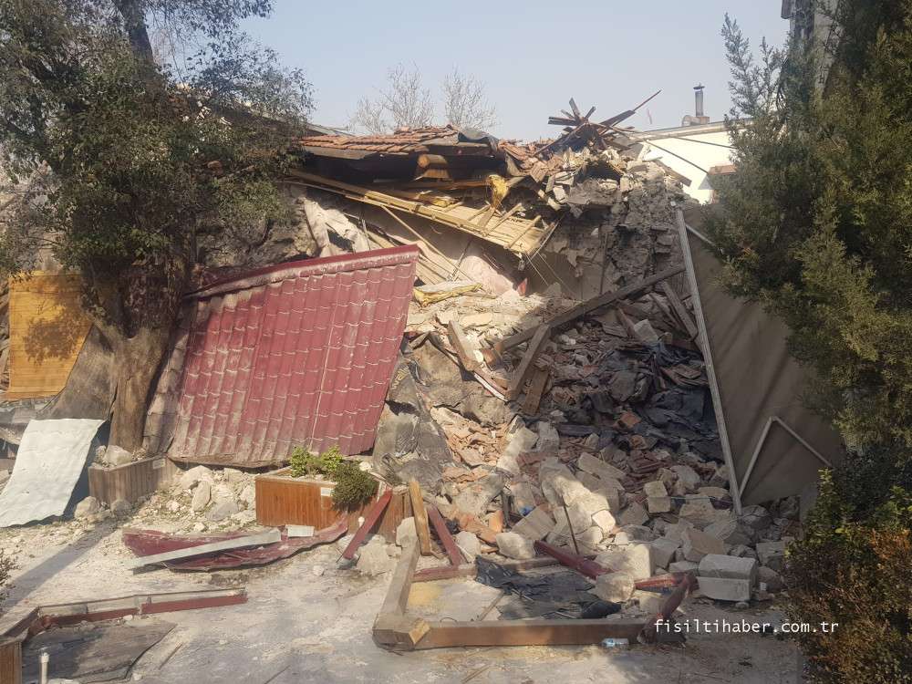 Hatay'da 6.4 ve 5.8 peş peşe 2 büyük deprem!