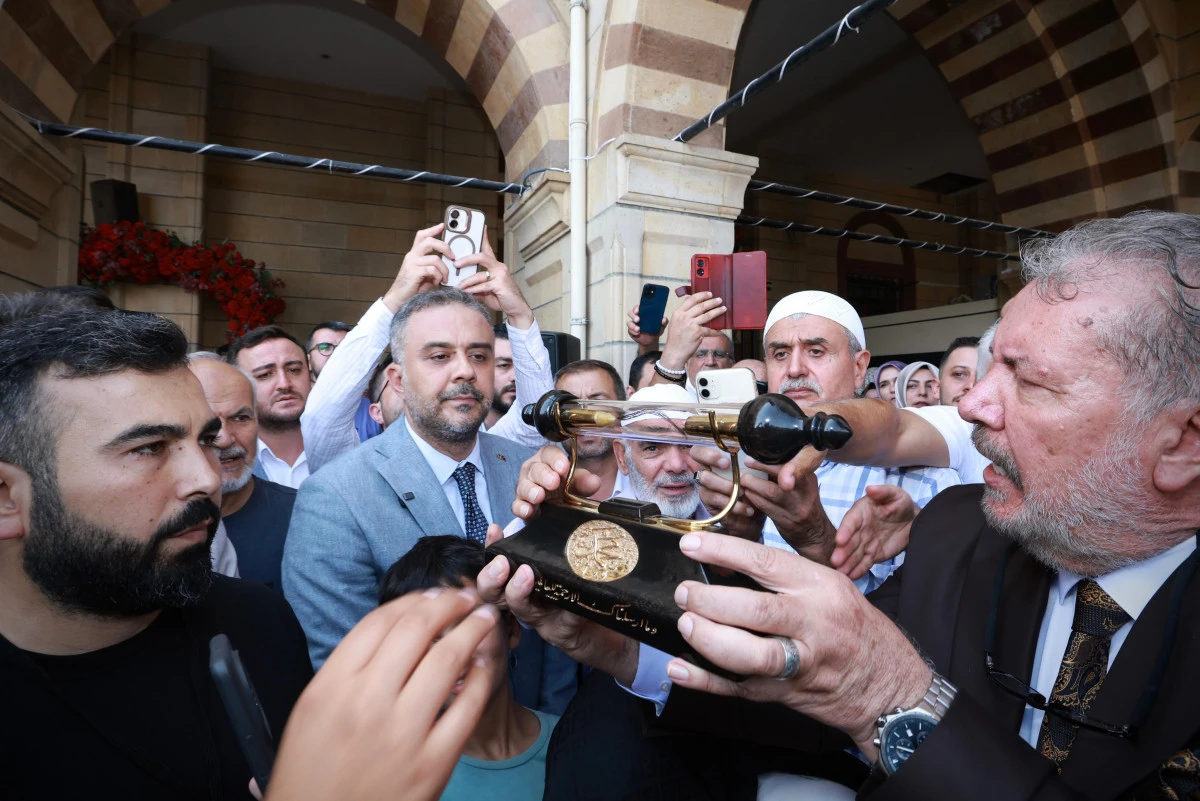 K&acirc;be &Ouml;rt&uuml;leri ve Mukaddes Emanetler Onikişubat&rsquo;ta ziyarete a&ccedil;ıldı!