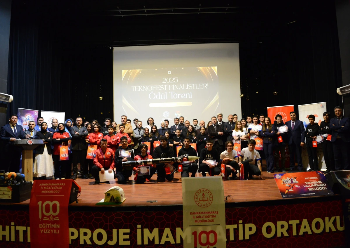 KS&Uuml; Y&ouml;netimi TEKNOFEST Başarısını Paylaşan &Ouml;ğrencilerin &Ouml;d&uuml;l T&ouml;renine Katıldı!