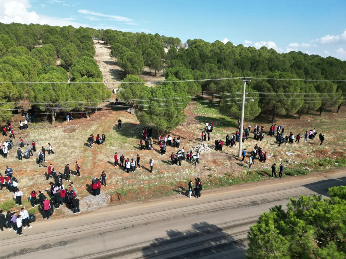 Onikişubat Belediyesi’nden 300 öğrenciyle orman temizliği!