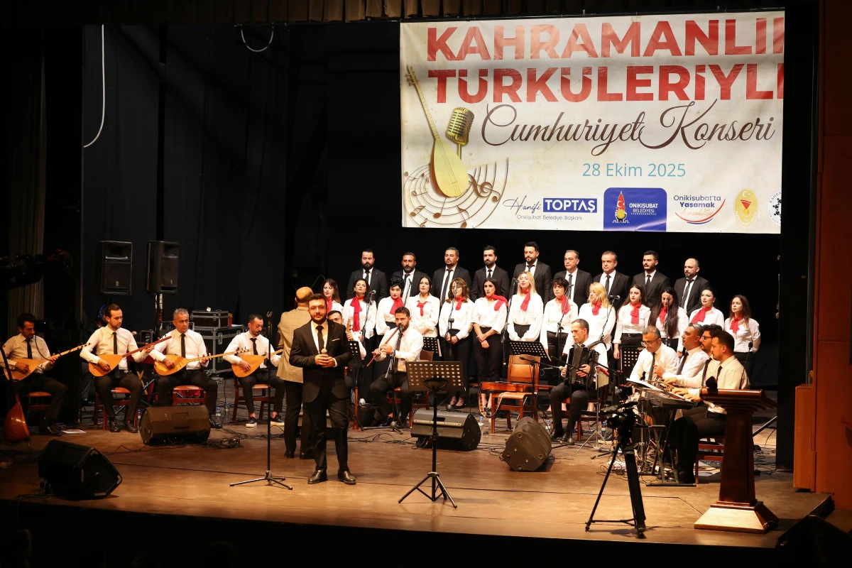 Onikişubat Belediyesi’nin Kahramanlık Türküleriyle Cumhuriyet Konseri’ne yoğun ilgi!