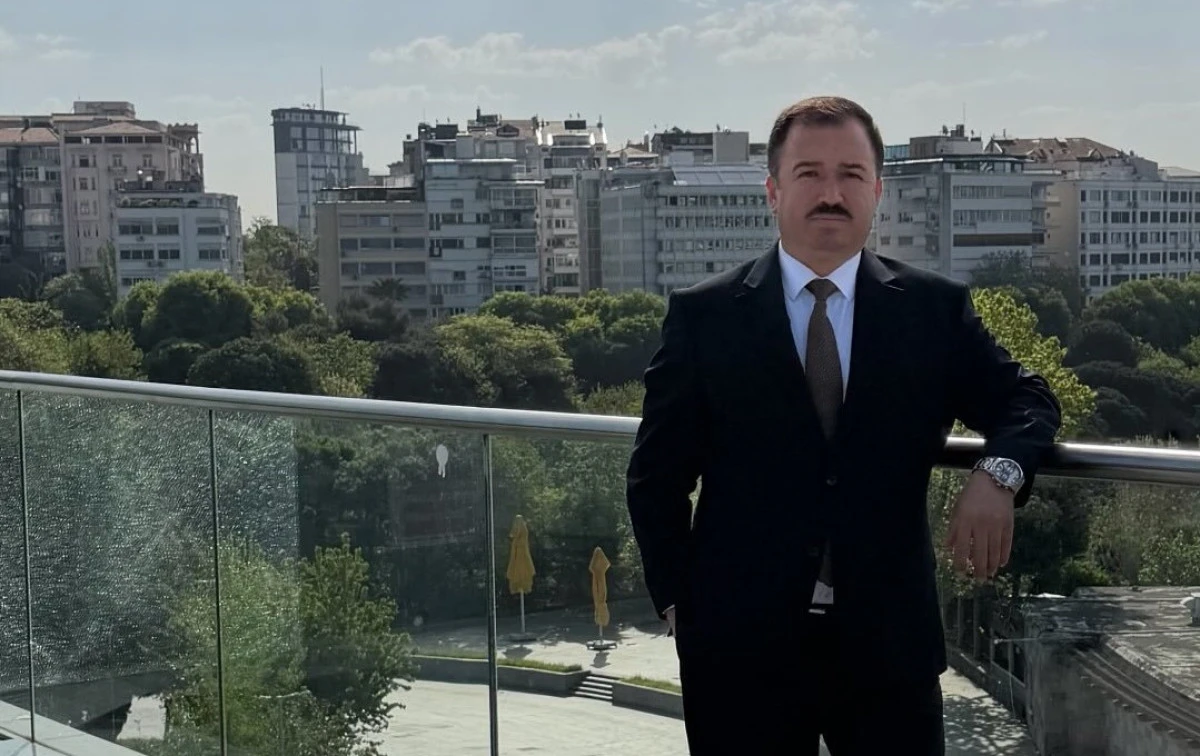 &Ouml;zt&uuml;rk, G&ouml;n&uuml;llerin birleştiği nice bayramlara ulaşmak dileğiyle!