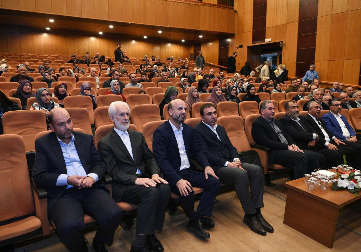 Prof. Dr. Yılmaz, Peygamber Efendimiz ve Şahsiyet İnşası’nı Anlattı!