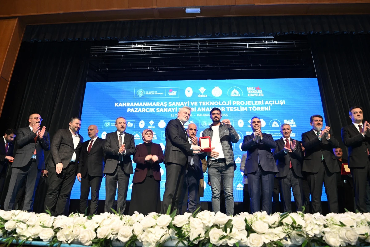 Sanayi ve Teknoloji Alanında 18 Projenin A&ccedil;ılışı Yapıldı, Esnaflar Yeni İş Yerlerine Kavuştu!