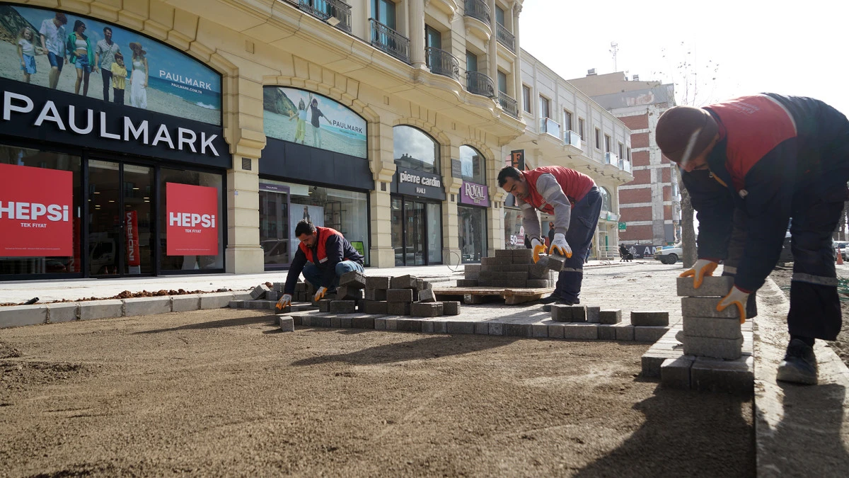Trabzon Bulvarı&rsquo;nda Altyapısı Tamamlanan Kısımlarda &Uuml;styapıya Başlandı!