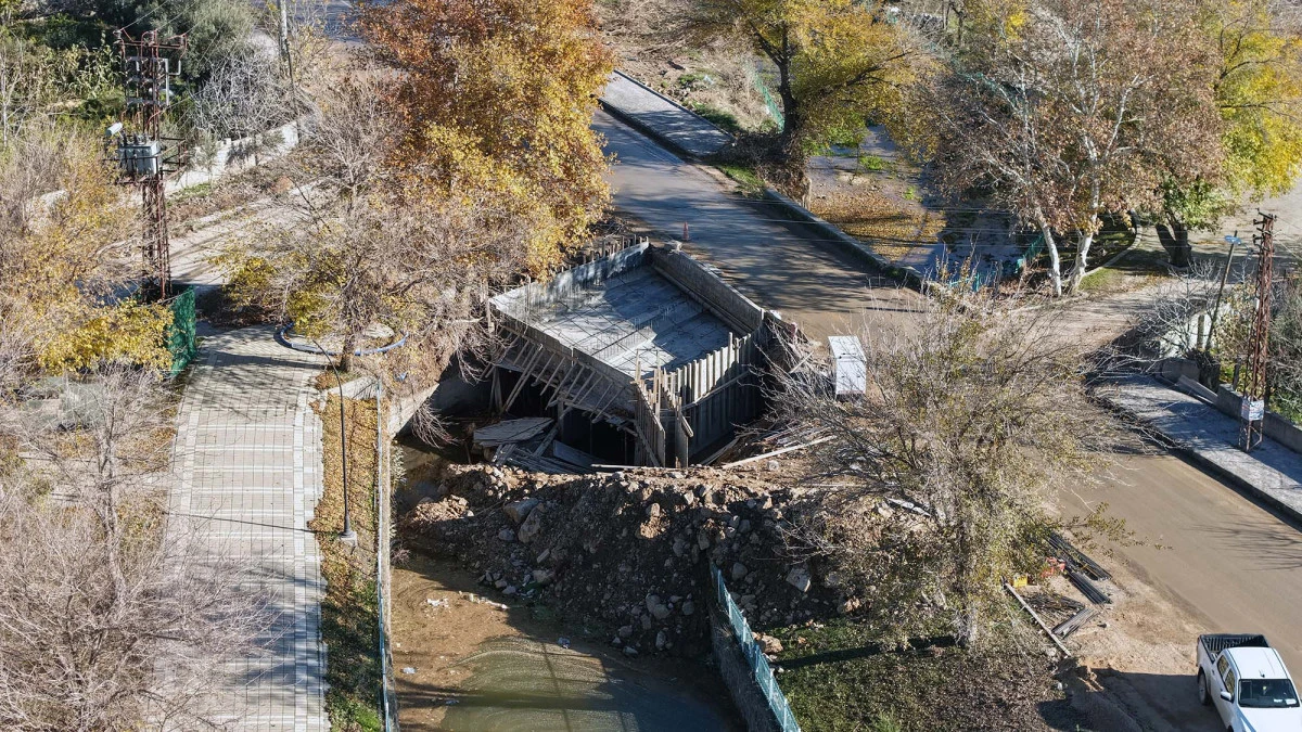 T&uuml;rkoğlu Şekeroba&rsquo;da Ulaşımı Rahatlatacak K&ouml;pr&uuml; Hamlesi!