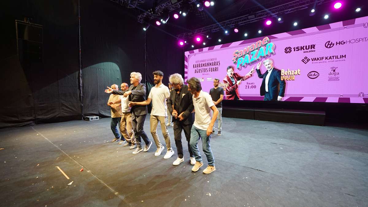 Uygur Kardeşler, Geleneksel Ağustos Fuarı’nda Kahkaha Tufanı Yaşattı!